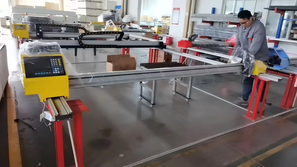 CNC Plasma Cutting Machine For Cutting Iron Stainless Steel Plasma Cutter